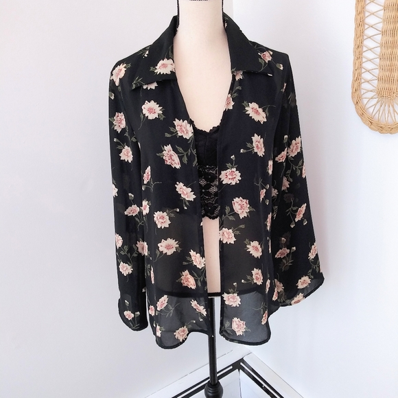 Modern Edge Tops - 3 for $21 😍 Vintage sheer top